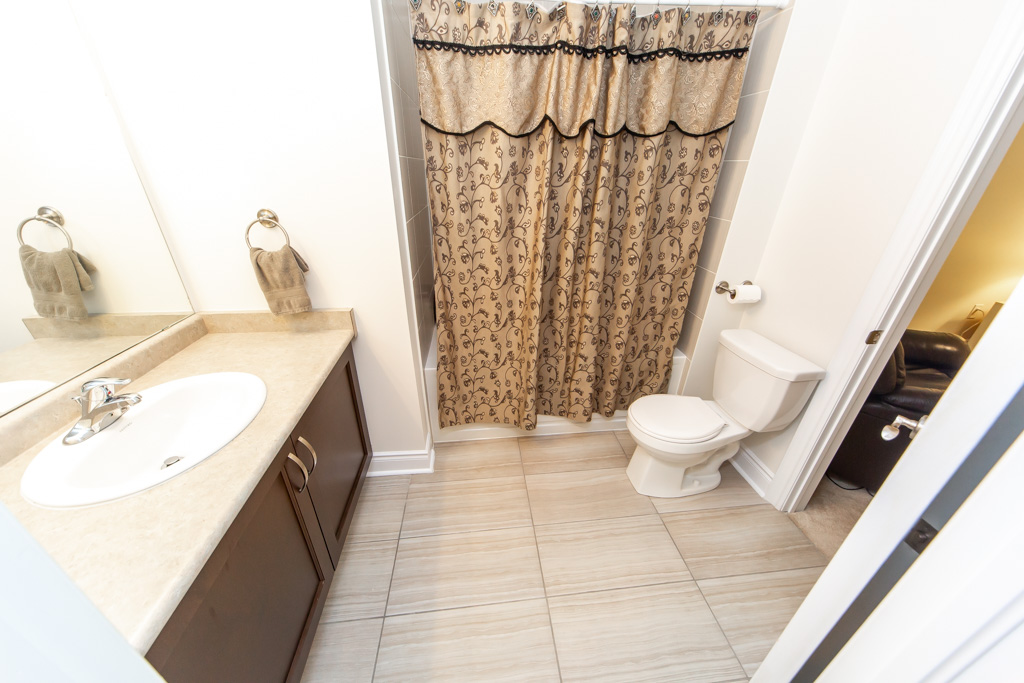 37-royal-west-dr-brampton-49