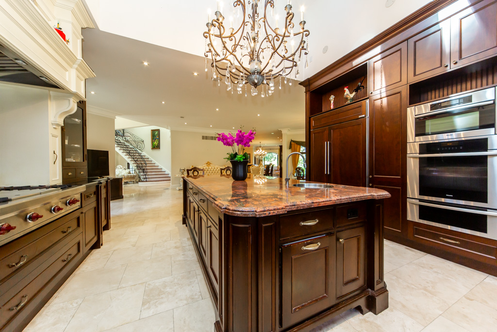 481-country-club-cres-mississauga-11