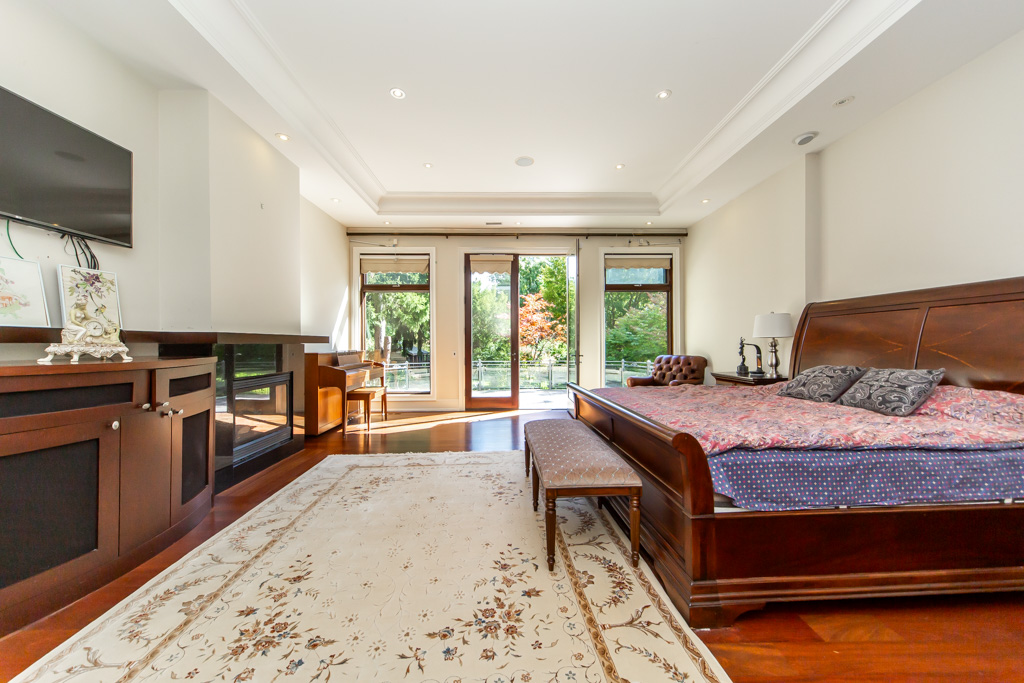 481-country-club-cres-mississauga-24