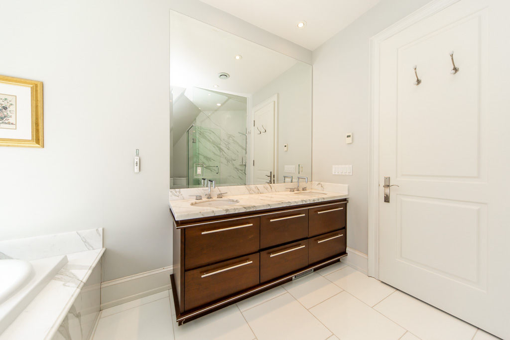 481-country-club-cres-mississauga-33
