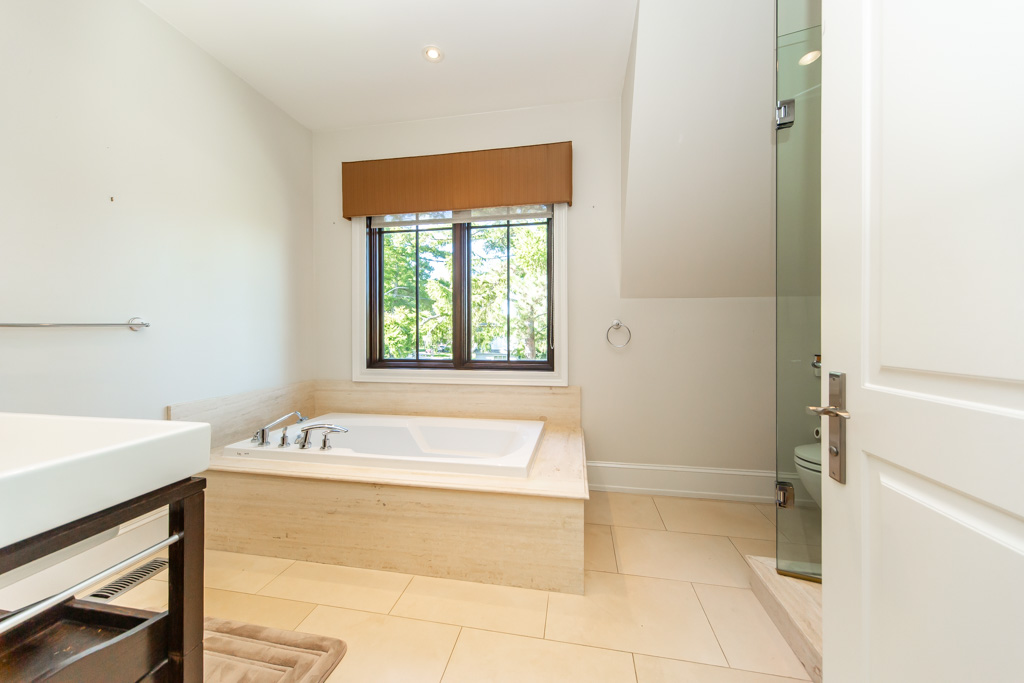 481-country-club-cres-mississauga-36