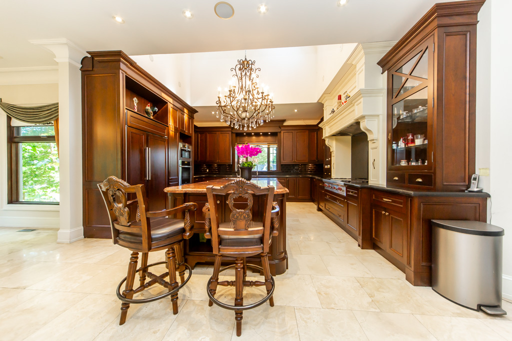481-country-club-cres-mississauga-9