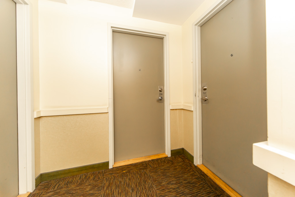 706-1600-keele-st-toronto-11