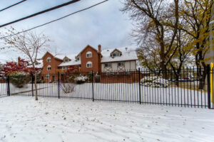 2-87-irwin-rd-etobicoke-1