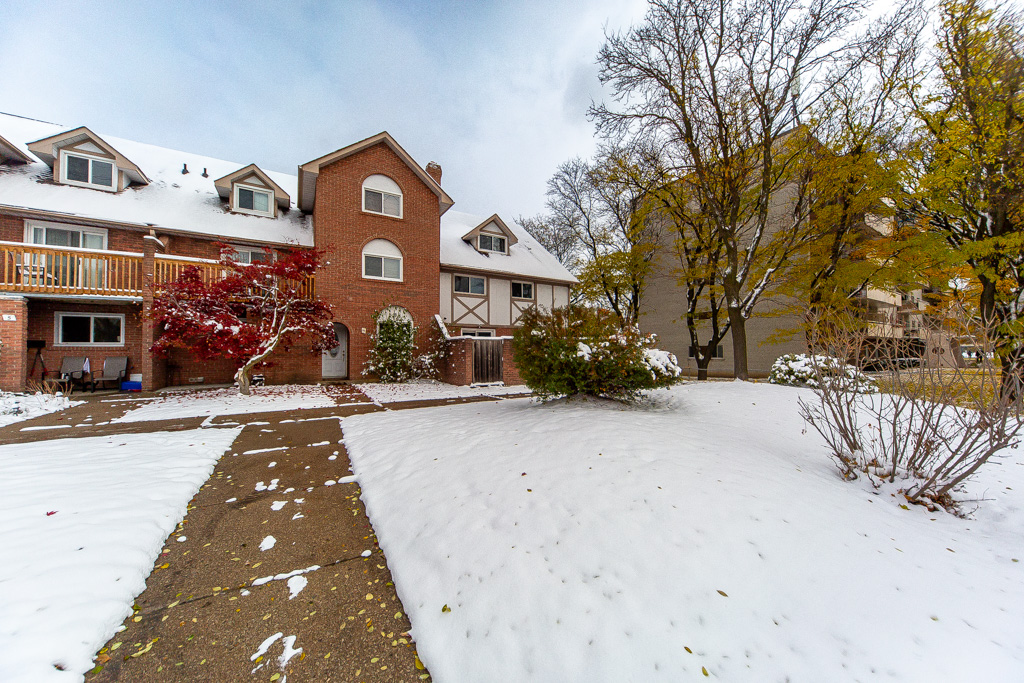 2-87-irwin-rd-etobicoke-2