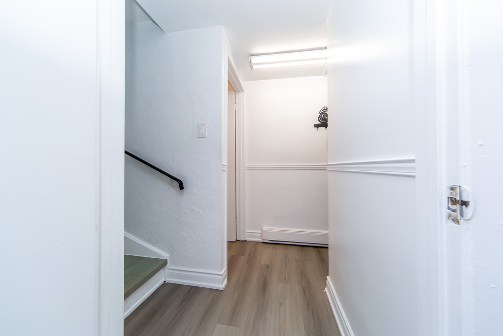 2-87-irwin-rd-etobicoke-39