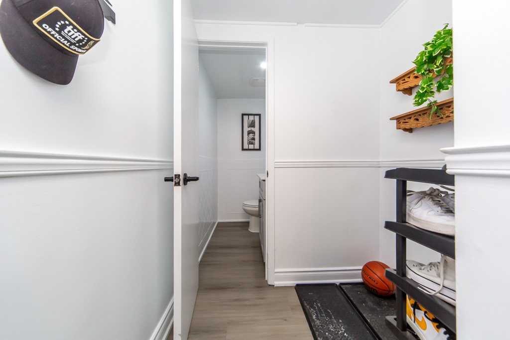 2-87-irwin-rd-etobicoke-41