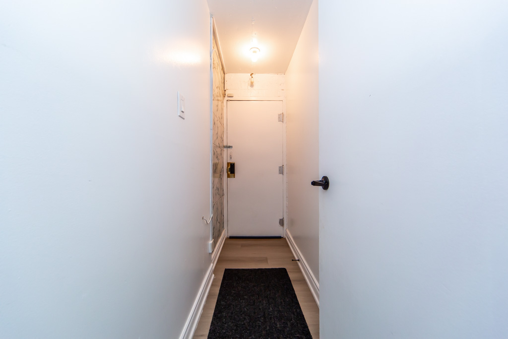 2-87-irwin-rd-etobicoke-42