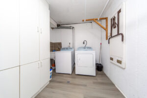 2-87-irwin-rd-etobicoke-44