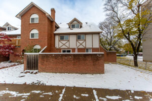 2-87-irwin-rd-etobicoke-6