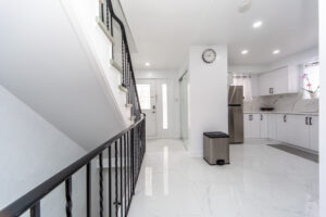 2-87-irwin-rd-etobicoke-7