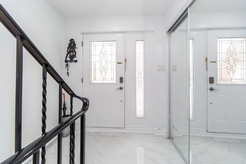 2-87-irwin-rd-etobicoke-8