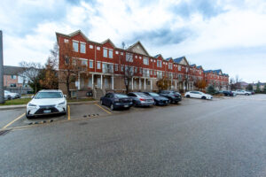 22-5050-intrepid-dr-mississauga-2