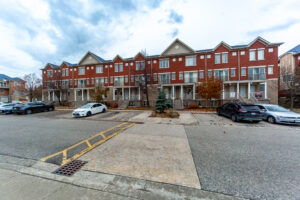 22-5050-intrepid-dr-mississauga-3