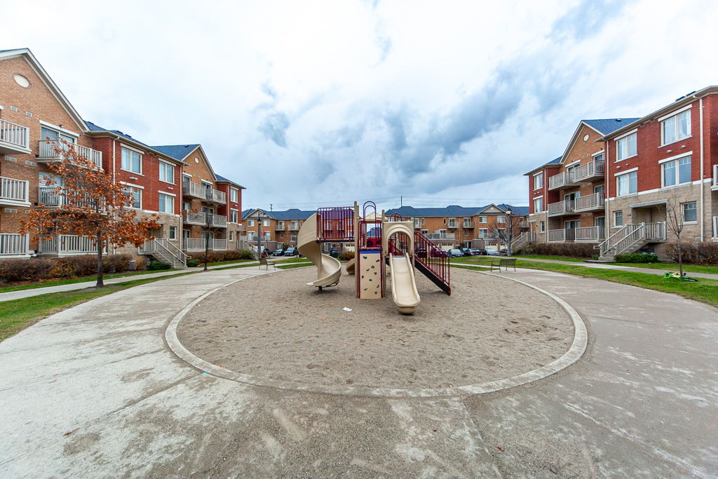 22-5050-intrepid-dr-mississauga-43