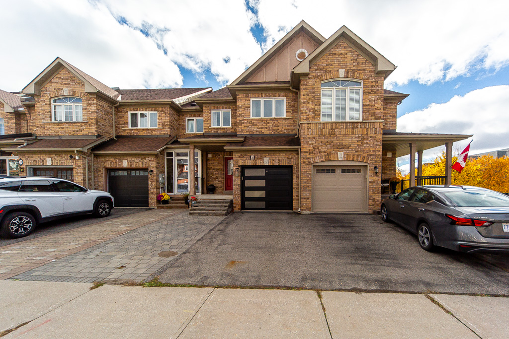 5-amulet-cres-richmond-hill-2