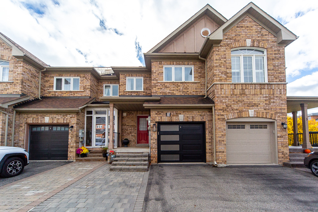 5-amulet-cres-richmond-hill-5