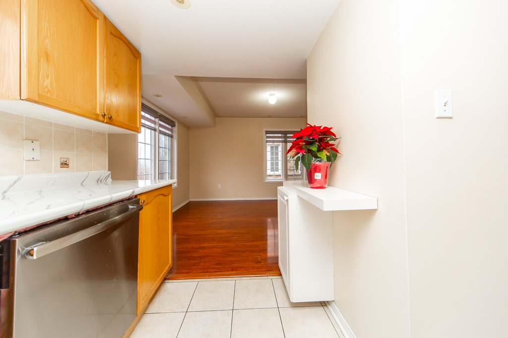 34-200-mclevin-ave-scarborough-26