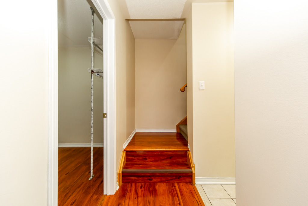 34-200-mclevin-ave-scarborough-27