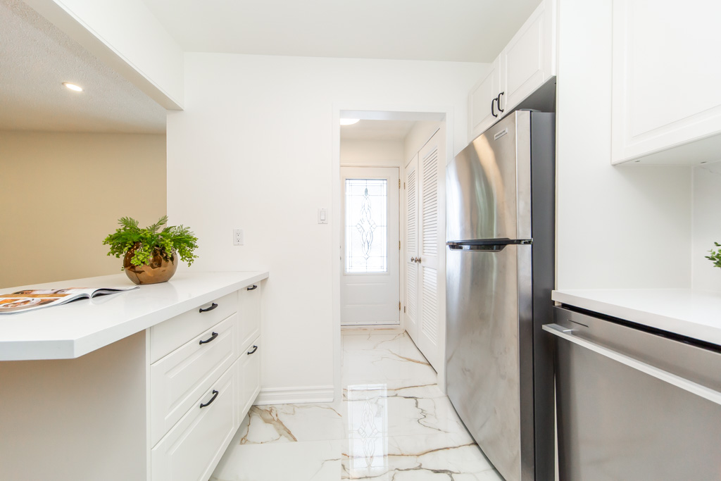 6172-kindree-cir-mississauga-23