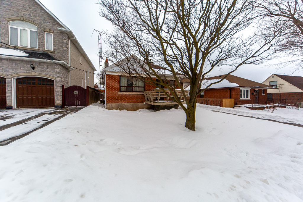 35-celt-ave-north-york-4