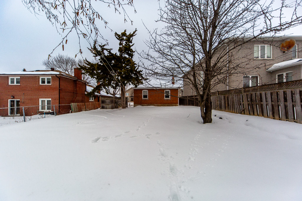 35-celt-ave-north-york-43