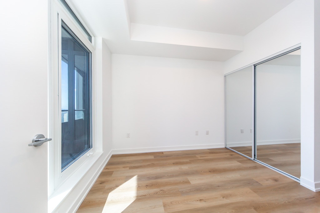 4005-395-square-one-dr-mississauga-31