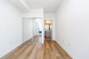 4005-395-square-one-dr-mississauga-34