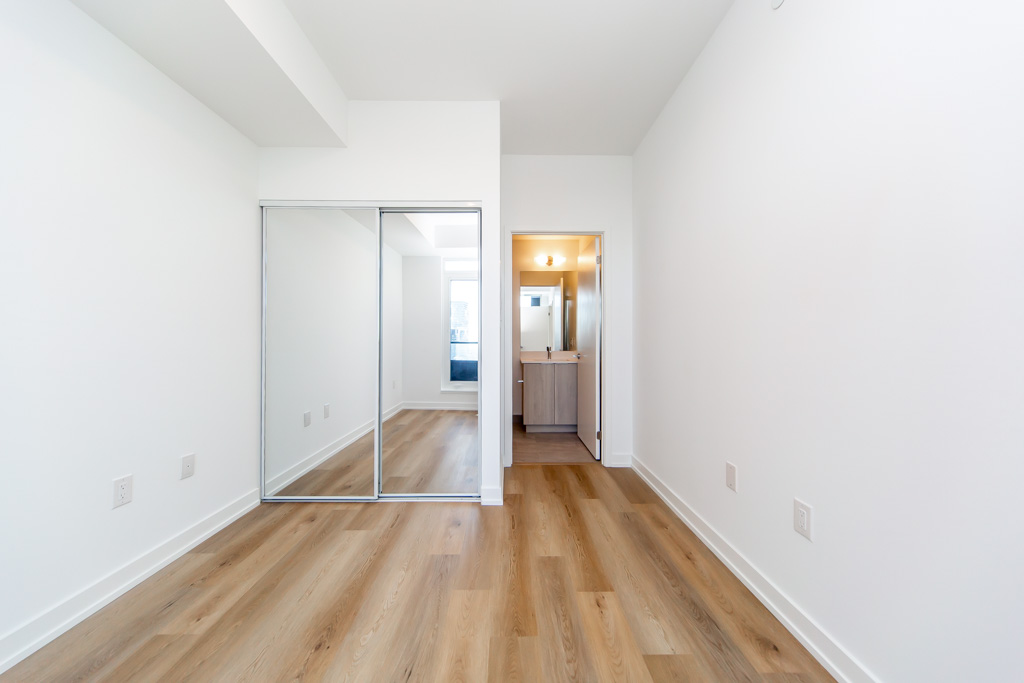 4005-395-square-one-dr-mississauga-34