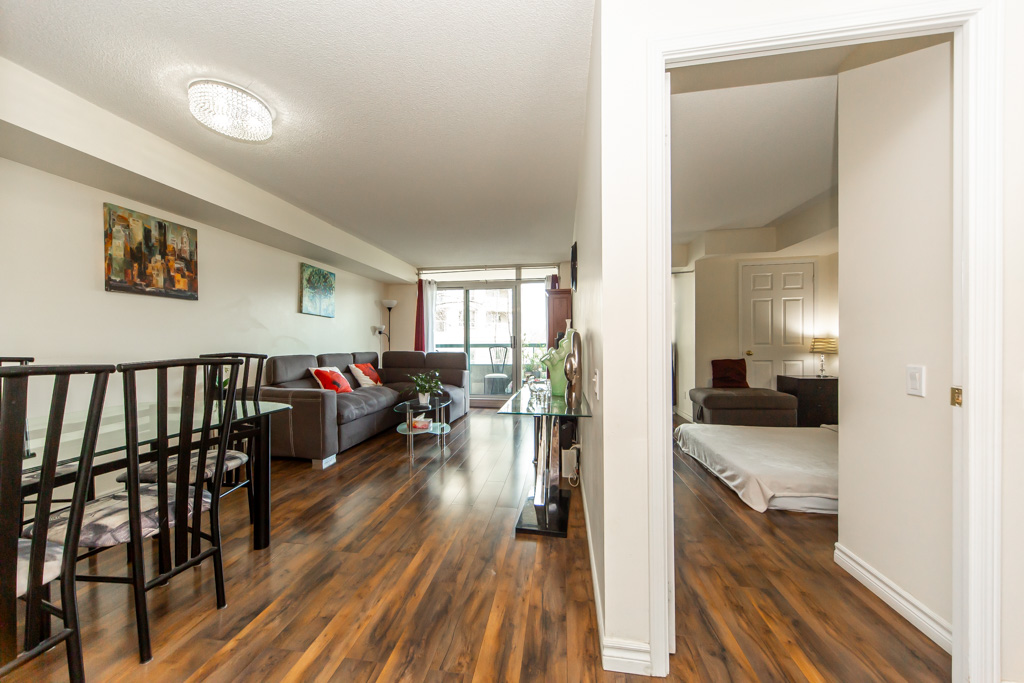 306-5-emerald-ln-vaughan-10