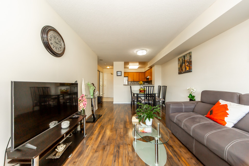 306-5-emerald-ln-vaughan-15