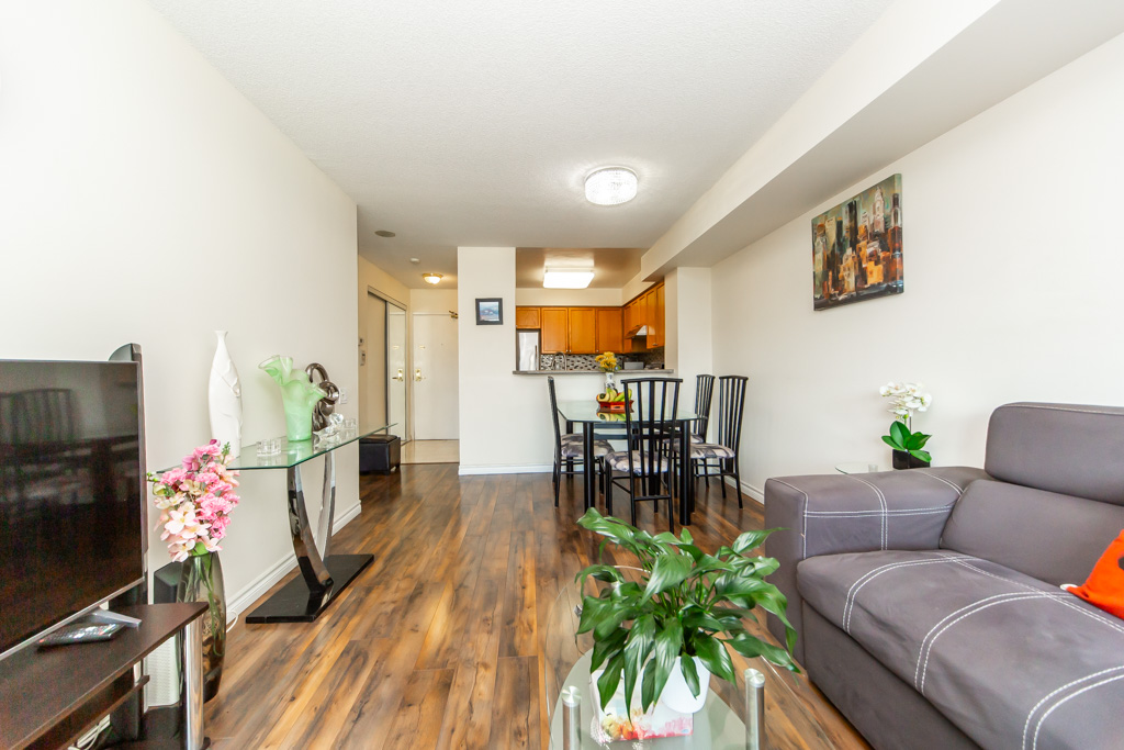 306-5-emerald-ln-vaughan-16