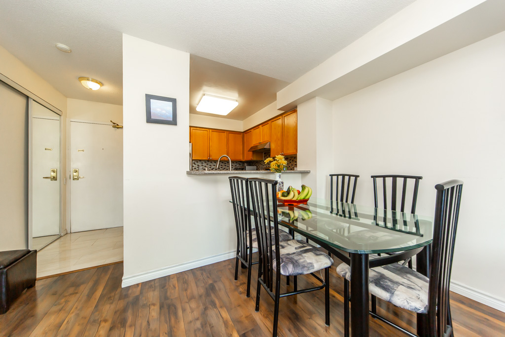 306-5-emerald-ln-vaughan-19