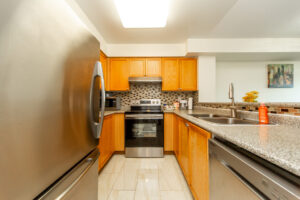 306-5-emerald-ln-vaughan-22