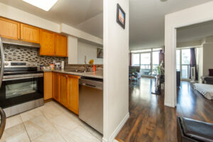 306-5-emerald-ln-vaughan-25