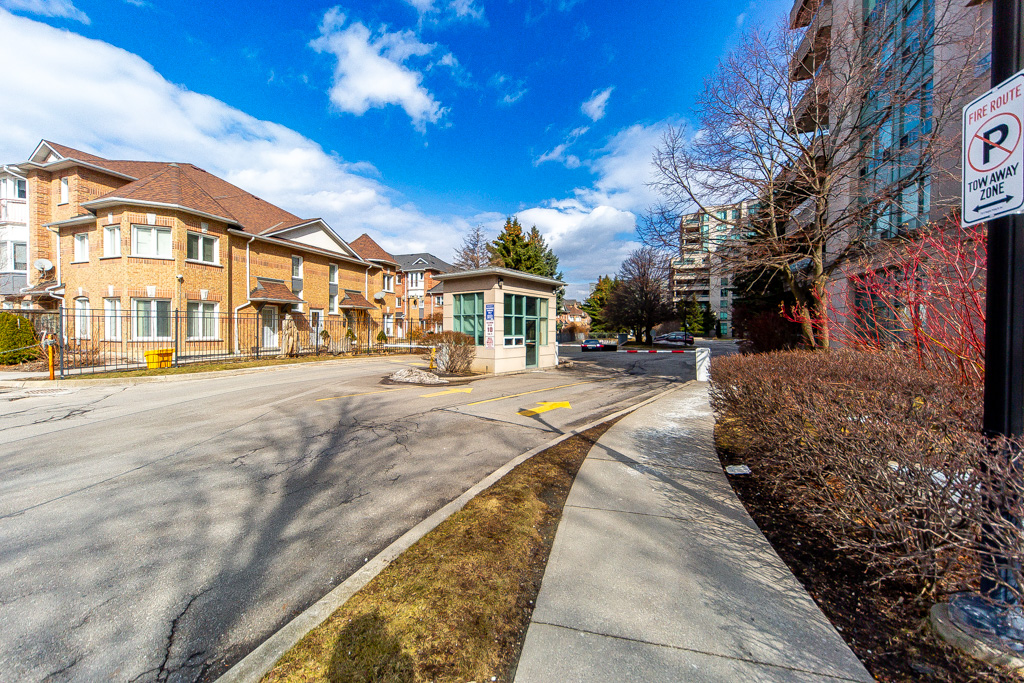 306-5-emerald-ln-vaughan-4