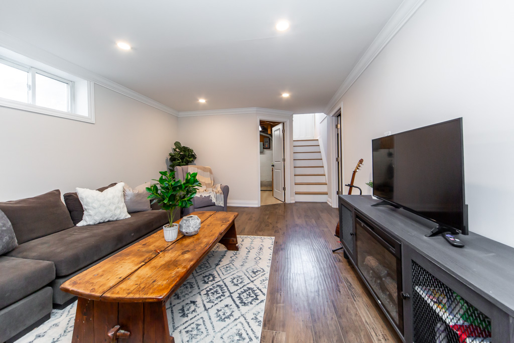 64-dumbarton-st-guelph-35