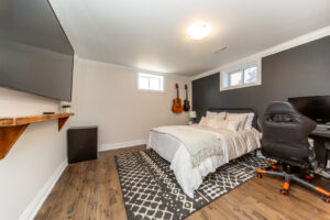 64-dumbarton-st-guelph-36