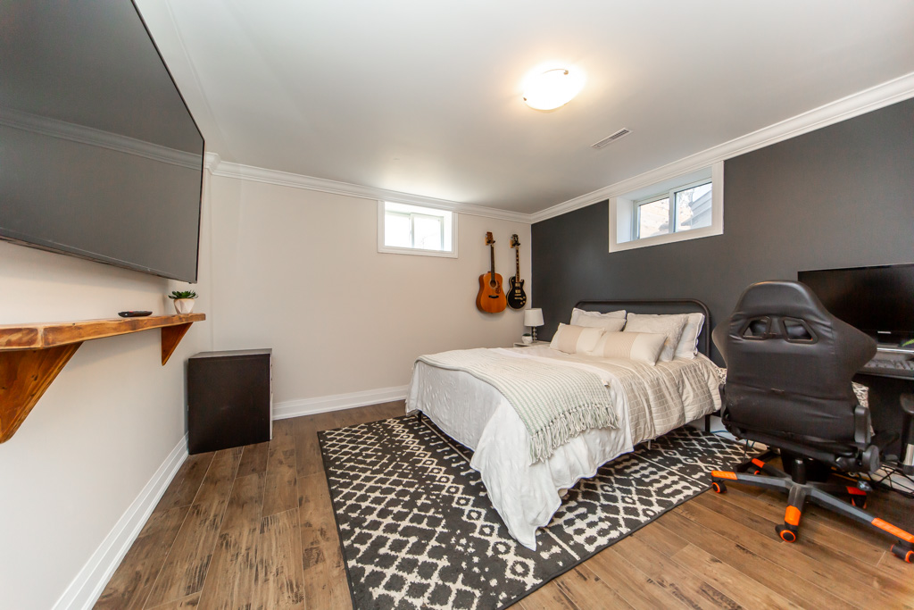 64-dumbarton-st-guelph-36