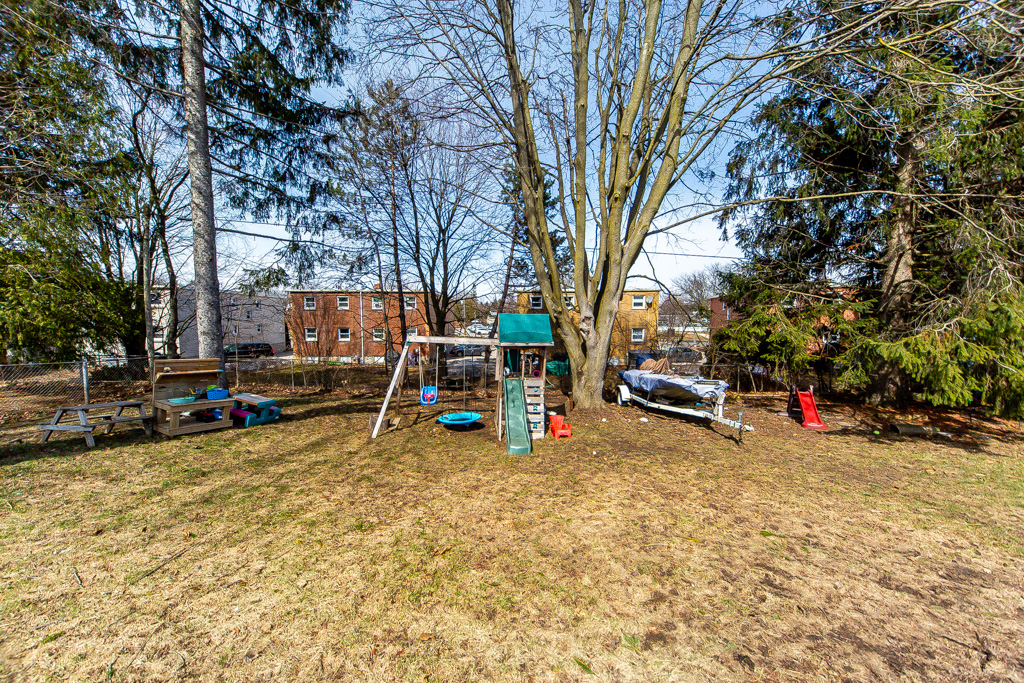 64-dumbarton-st-guelph-45