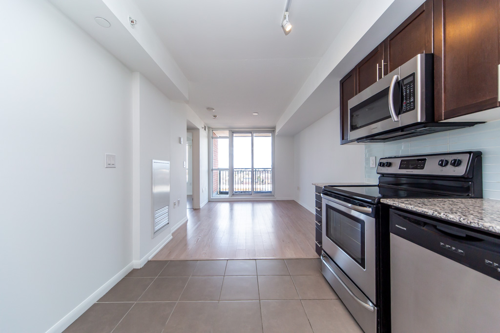1121-800-lawrence-ave-north-york-11