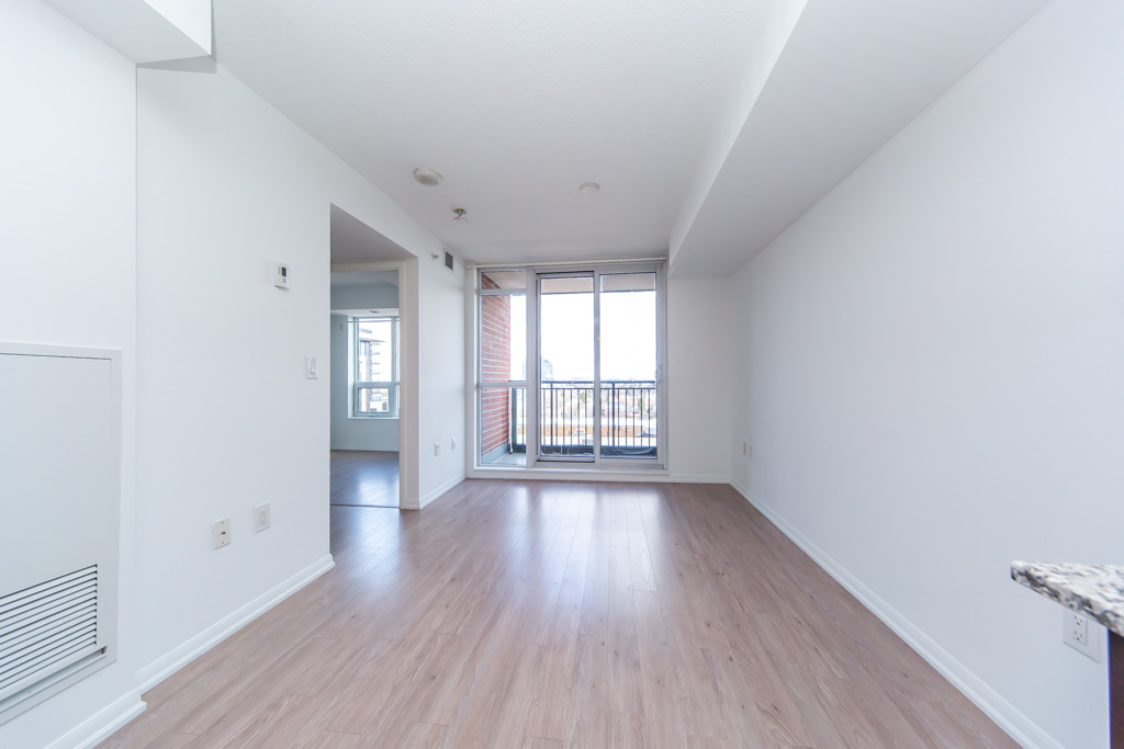 1121-800-lawrence-ave-north-york-12