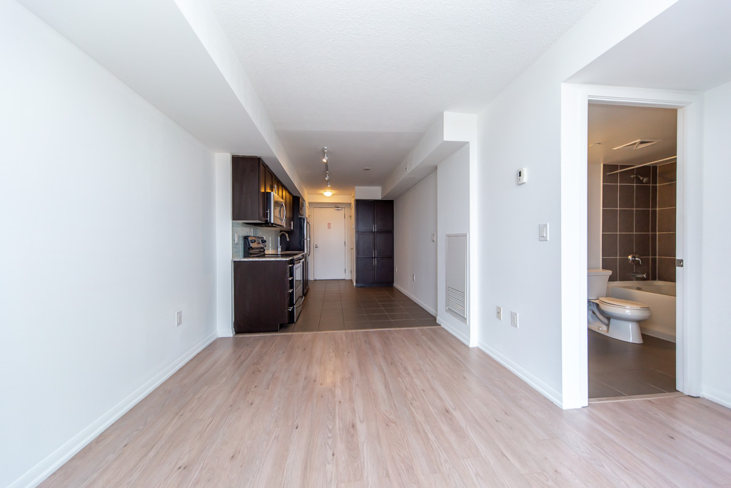 1121-800-lawrence-ave-north-york-16