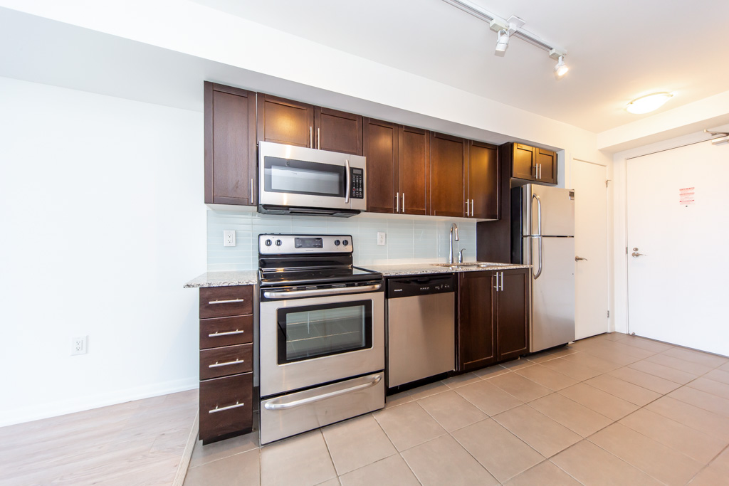 1121-800-lawrence-ave-north-york-21