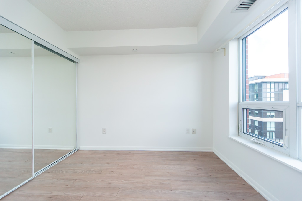 1121-800-lawrence-ave-north-york-26