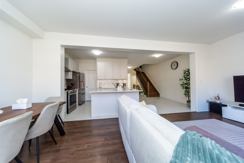 162-ogsten-cres-whitby-19