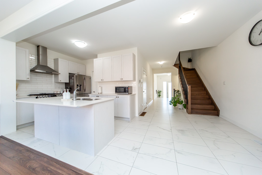162-ogsten-cres-whitby-23