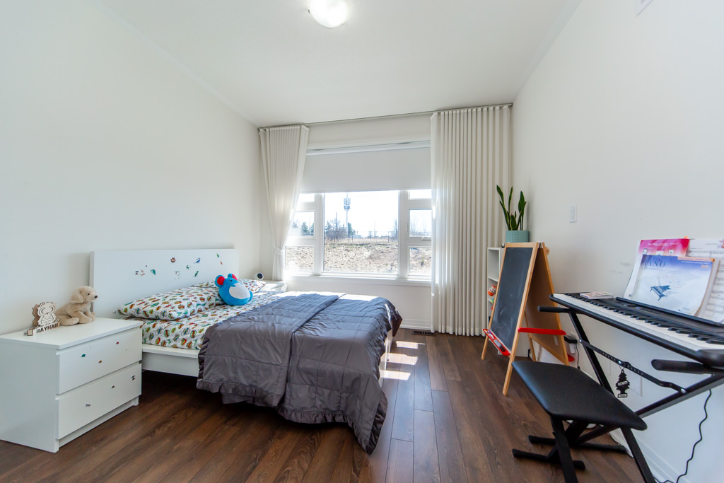 162-ogsten-cres-whitby-42