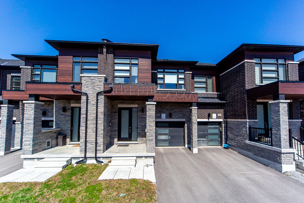 162-ogsten-cres-whitby-5