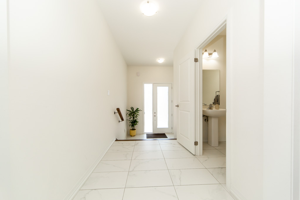 162-ogsten-cres-whitby-7